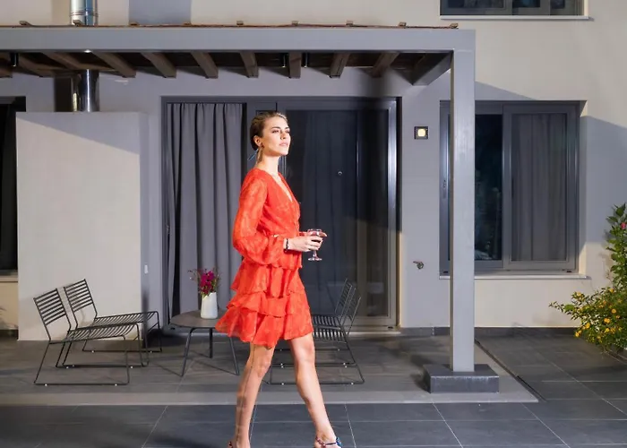 Sea Breeze Maistro 4per With Private Pool *